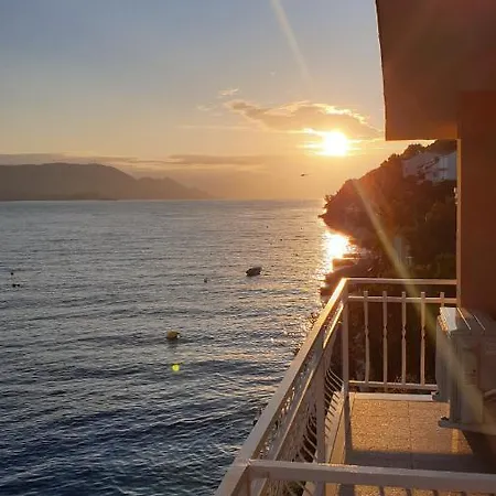 Mustapic アパート *